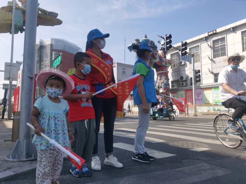 <strong>美女逼逼逼逼逼被男子内射操内射wwww大吊</strong>